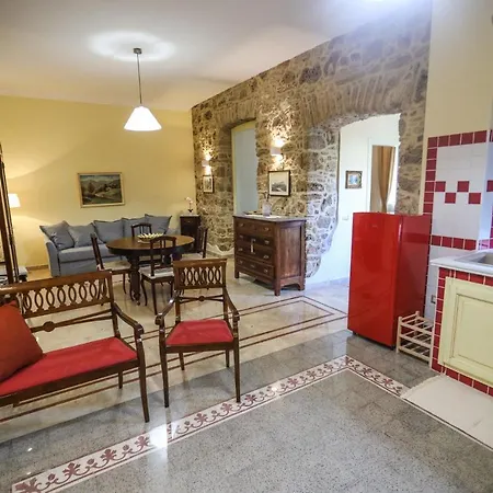 Holiday home Dimora Dei Greci *